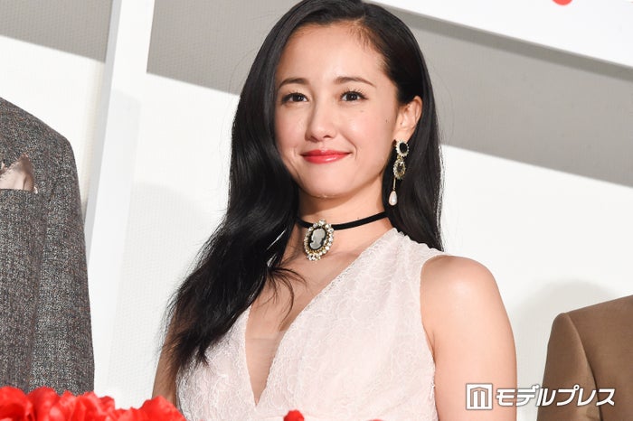 片瀬那奈 涙 親友 沢尻エリカ容疑者の逮捕にコメント 近かったからこそ言ってほしかった モデルプレス